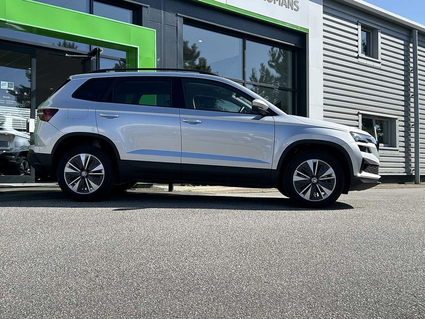 SKODA Karoq SUV 1.0 TSI (110ps) SE Drive