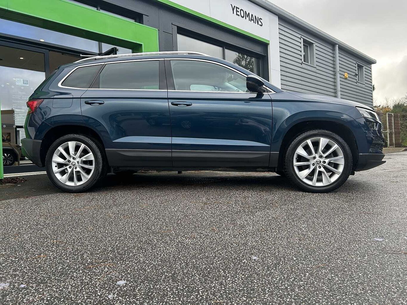 SKODA Karoq SUV 2.0TDI (150ps) SCR 4X4 SE L DSG *Less than 19,000 miles*