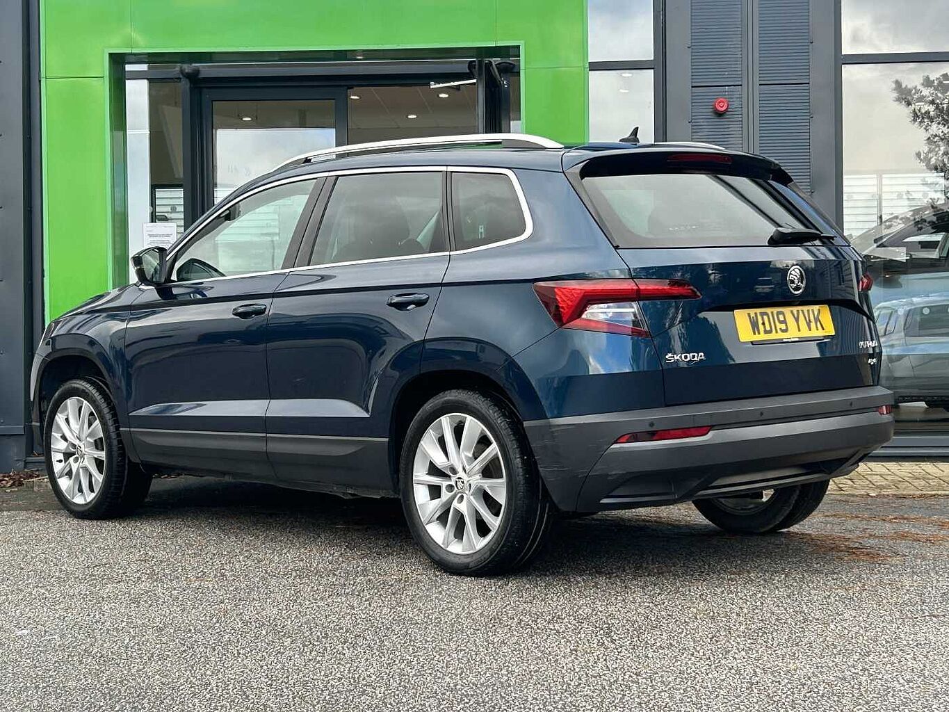 SKODA Karoq SUV 2.0TDI (150ps) SCR 4X4 SE L DSG *Less than 19,000 miles*